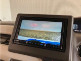 【バックカメラ】リバースにするだけで映ります、後方の安全確認や、狭い駐車場での車庫入れ、雨の日や夜間など視界の悪い時に便利です!安全にバックする為には欠かせない装備です。