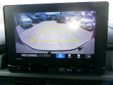 バック駐車の時などに役に立つバックカメラを搭載しております。