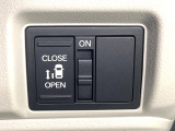 【パワースライドドア】スマートキーや運転席のスイッチでスライドドアの開閉が可能♪電動だから力を入れてドアを開ける必要が無く、小さいお子様でも、重い荷物を持っている時もラクに開け閉めできます♪