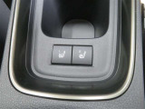 シート表面を直接温める「シートヒーター」で、寒い時期のドライブも快適です。