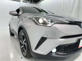 フォグランプ装着車です。暗い夜道の車両前方を明るく照らします