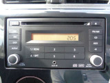 日産純正CDチューナーが付いてます。
