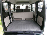 後席を倒さずとも広々としていますので、積載に優れています☆