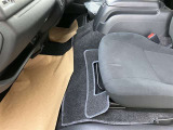 ■助手席の足元周りです!