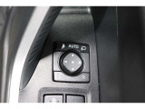 鍵の施錠開錠に合わせてドアミラーが開閉するオート格納機能付きのドアミラー。少し離れた場所からでも見た目で鍵の閉め忘れの確認が出来る便利な機能です。