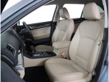 希少なアイボリー内装!長時間の運転も疲れにくいフロントシート!体をしっかり支えてくれて運転がしやすい形状です!