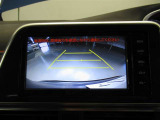 バックガイドモニターで、後方を確認しながら安心して駐車することができます。運転初心者も熟練者も必須の機能ですよ!