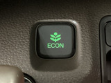 ★ECONスイッチ★ エコドライブを加速しよう!スイッチをONにすると、運転の仕方によるロスを抑え込み燃費をよくするようクルマが頑張ります(*^ー^*)燃費向上にチャレンジ♪