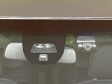 【シティブレーキアクティブシステム】低速走行中に前方の車両等を認識し、衝突しそうな時は警報とブレーキで衝突回避と被害軽減をアシスト。より安全にドライブをお楽しみいただけます。