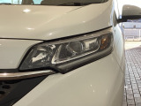 LEDヘッドライトは、点灯の瞬間から最大光量を発揮し、突然暗くなるトンネルなどでの安定感を高めます。