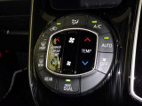 【オートエアコン】お好みの温度に設定して頂くと、車内の温度を自動調整♪快適にクルマの中を過ごして頂けます。