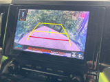 【バックカメラ】駐車時に後方がリアルタイム映像で確認できます。大型商業施設や立体駐車場での駐車時や、夜間のバック時に大活躍!運転スキルに関わらず、今や必須となった装備のひとつです!