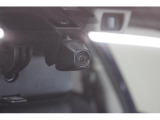 現代の車社会の必需品。ドライブレコーダー装着。エンジン始動後の一部始終を記録します。