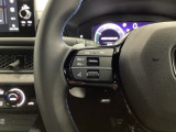ステアリング左手側はオーディオ関連の操作スイッチです。視線を逸らすことなく運転に集中できます
