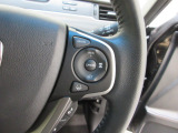 Hondaセンシングの機能のひとつ、アダプティブクルーズコントロール付!アクセルから足を離しても設定したスピードと前車との車間を保ち走行してくれます!車線維持もアシスト☆高速道路で疲労軽減ですね☆