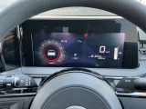 燃費情報の確認や先進技術の設定がメーター内のモニターで簡単にできます☆