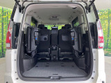 後席を格納すると、これだけの広さが!シーンに合わせたシートアレンジで、大きな荷物も積むことが出来ます♪