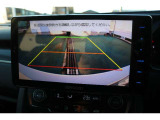 バックカメラを搭載しておりガイドラインも表示されますので車庫入れも安心ですね♪
