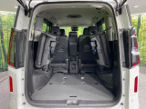 普段のお買い物や通勤、送迎等に十分な荷室スペースを確保しております。セカンドシートを倒すと、大きな荷物の積載も可能です♪