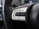 ハンドルにオーディオの操作スイッチが装備されています!視線を前方から外さずハンドルから手を離さずに操作できるのでとっても安全ですね♪