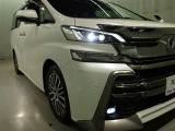 フォグランプ装着車です。暗い夜道の車両前方を明るく照らします