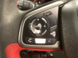 ステアリングにオーディオ操作スイッチが付いています。オーディオ画面に直接タッチしなくても操作が出来ますので、運転に集中できます。