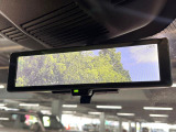 【インテリジェントルームミラー】後席の大きな荷物や同乗者で後方が確認しづらい時でも安心!カメラが撮影した車両後方の映像をルームミラー内に表示。クリアな視界で状況の確認が可能です!