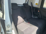後部座席も当然、綺麗・清潔に仕上げております。内装の綺麗なお車は気持ちが良いですし、コンディションのいい車が多いです。前のユーザーが丁寧に使っていた証拠です。