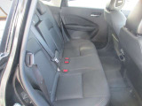リアシートです!汚れや破れも無く良好です♪後部座席は大人の人でも足元ゆったりしております♪