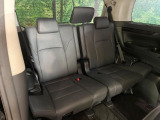 3列目シートはもちろん状態良好☆大人でもゆったりと座って頂けますので、大人数でのお出かけもラクラクです♪ご家族で、気の知れた仲間で、ドライブに行くのが楽しみですね♪