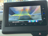 バックカメラ付きで駐車の際も安心です。