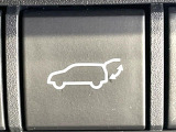 【パワーバックドア】スマートキーや運転席のボタンを押すだけでリアゲートが自動で開閉します!荷物を持っている時や、高い位置にあるバックドアを閉める際に便利な機能です♪