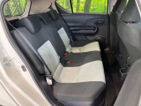 コンパクトカーですが、セカンドシートは十分な広さがあり快適にお乗りいただけます♪シートを倒して大きな荷物を積んだりと、用途の幅が広い1台です。