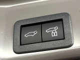 【パワーバックドア】スマートキーや運転席のボタンを押すだけでリアゲートが自動で開閉します!荷物を持っている時や、高い位置にあるバックドアを閉める際に便利な機能です♪