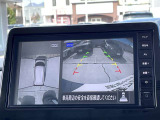 < アラウンドビューモニター >前後左右にカメラがついているので、狭い道での確認や車庫入れが苦手な方もラクラクです!