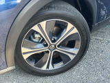 純正アルミホイール装着。