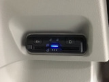 いまや快適なカーライフに欠かせないETCが付いています。