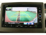 バックカメラを搭載しておりガイドラインも表示されますので車庫入れも安心ですね♪