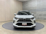 お車購入のポイントとなるフロントマスクです!シャープな目つきが印象的なデザインのヘッドランプです。