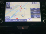 純正ナビを装備。タッチパネル式で使いやすく、お出かけもラクラクです。