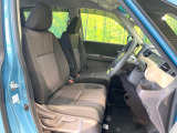 運転席シート廻りは使用感も少なく、良好な状態となっています。前オーナー様が丁寧に使っていたことがよくわかりますね。