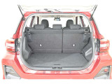 広々としたラゲージスペースを備えています。大きなものや長さのある荷物もしっかりと積み込めます。