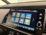 「Honda CONNECT」は、交通事故やあおり運転にあっている時など、緊急時にオペレーターのサポートを受けられるほか、スマートフォンで家からクルマのエアコンをONにすることができます。
