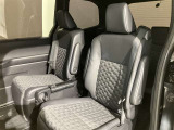 ゆとりある広々とした車内空間は、ドライブを始め買い物やレジャーなど、幅広く活躍します。一人でもみんなとでもお出かけを楽しみましょう!
