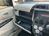 収納もバッチリ!小物が散乱しがちな車内もスッキリさせる事ができますね♪