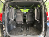 後席を格納すると、これだけの広さが!シーンに合わせたシートアレンジで、大きな荷物も積むことが出来ます♪