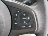 ◆アダプティブクルーズコントロール◆予め設定した車速内でクルマが自動的に加減速。前走車との適切な車間距離を維持しながら追従走行します。【LKAS】車線維持支援システムでステアリング操作を支援。