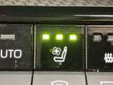 シートエアコン付です。シートを冷やしたりできる、快適装備の一つ。 暑い夏もシートが冷え快適にドライブが楽しめそうですね。