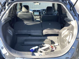後部座席を倒すと少し長さのある荷物も積載することが出来ます。