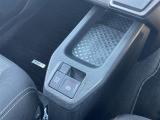 【 電動パーキングブレーキ 】電動なのでお車をしっかりホールドいたします!//